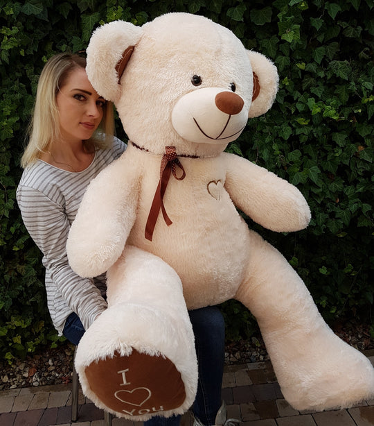 Ours en peluche géant