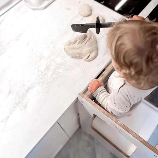 Kitchen Helper Scandi