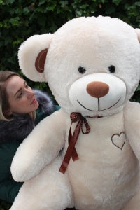 Ours en peluche géant