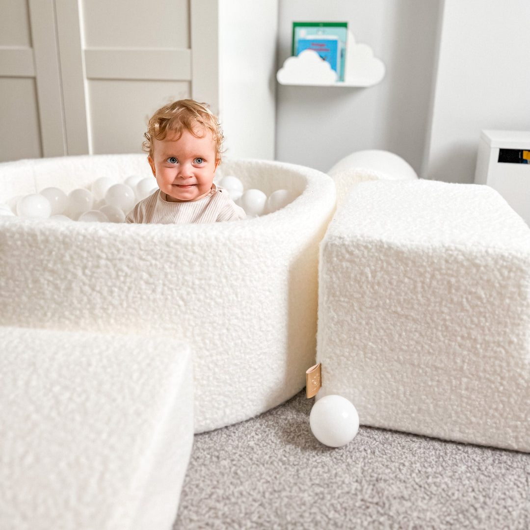 Boucle White Playset With Ball Pit