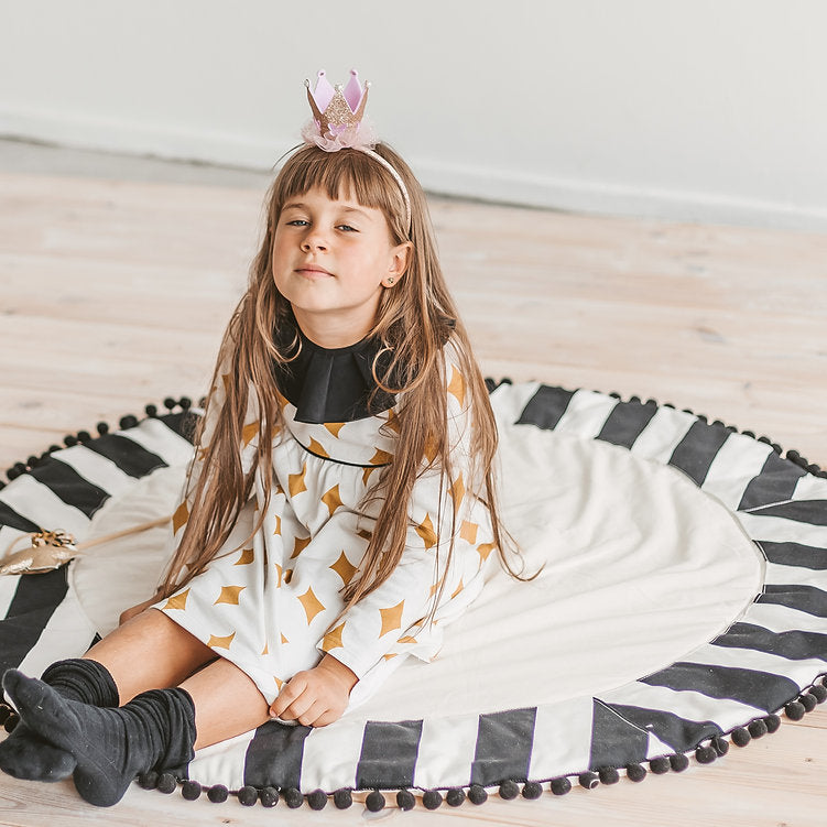 Kids Teepee Tent in Black & White