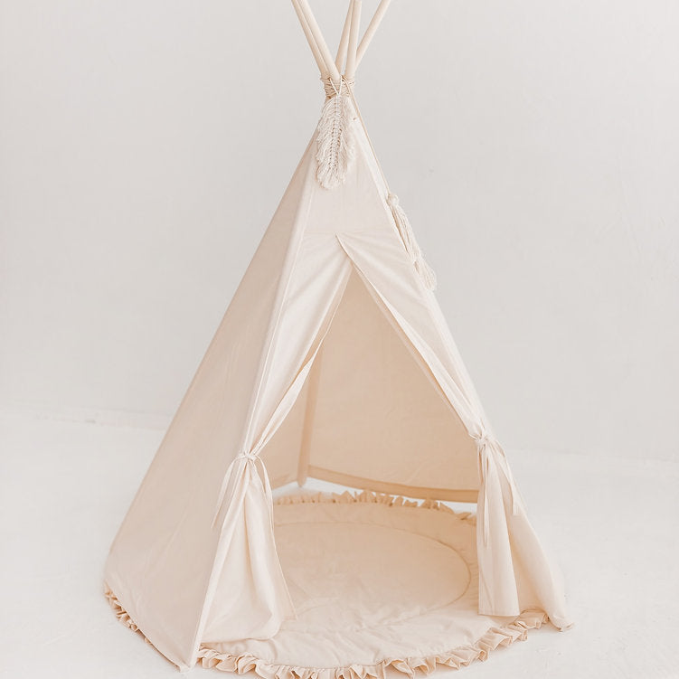 Kids' Play Tent in Plain Style With Macramé Feather