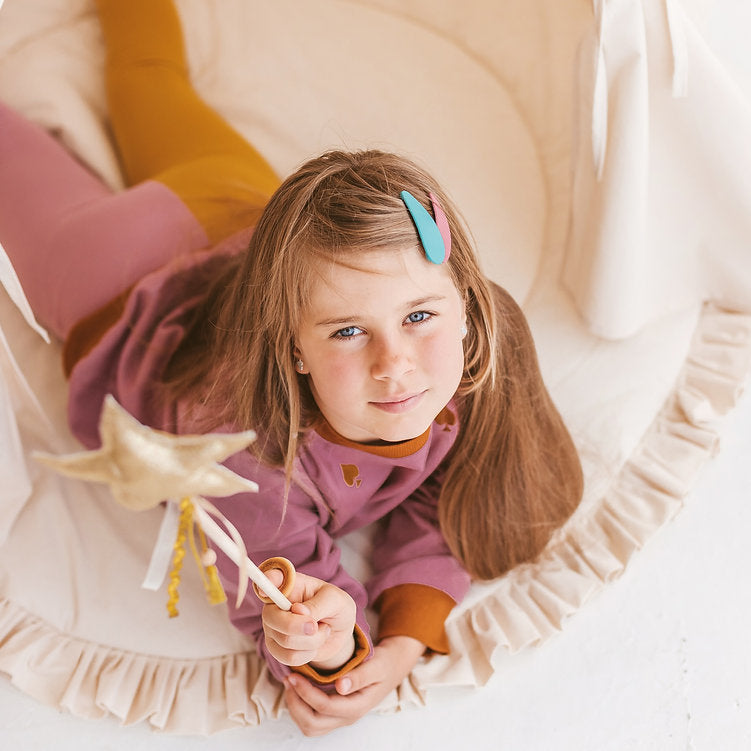 Kids' Play Tent in Plain Style With Macramé Feather