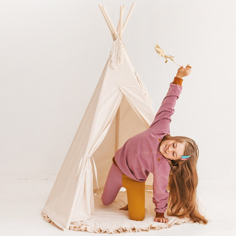Kids' Play Tent in Plain Style With Macramé Feather