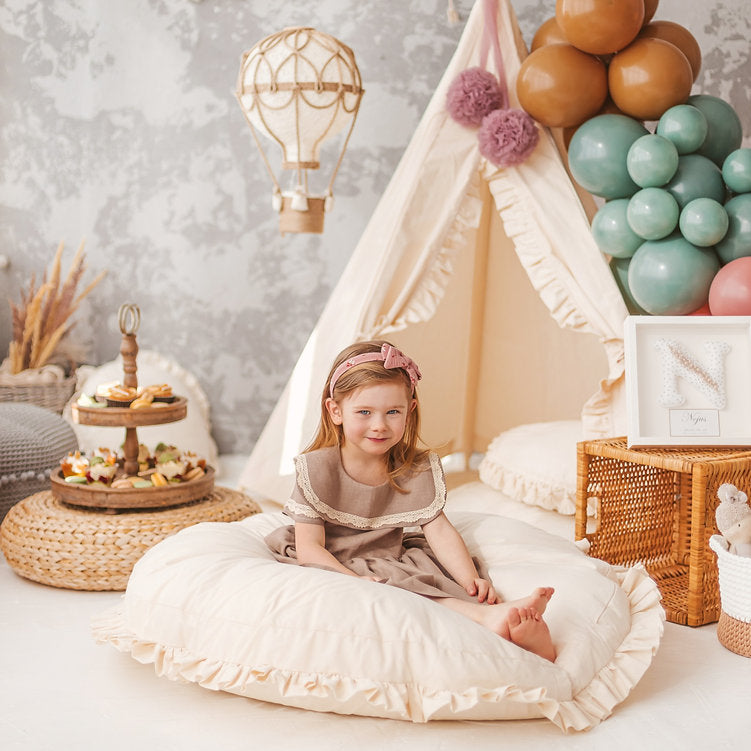 Teepee Tent for Kids With Ruffled Trim